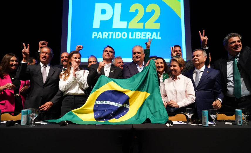 Flávio Bolsonaro anuncia Alfredo Gaspar como vice em chapa “puro-sangue” do&nbsp;PL